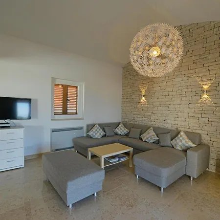 Schoenes Eufemija Mit Pool Tatil Evi