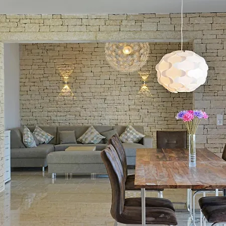 Schoenes Eufemija Mit Pool Tatil Evi