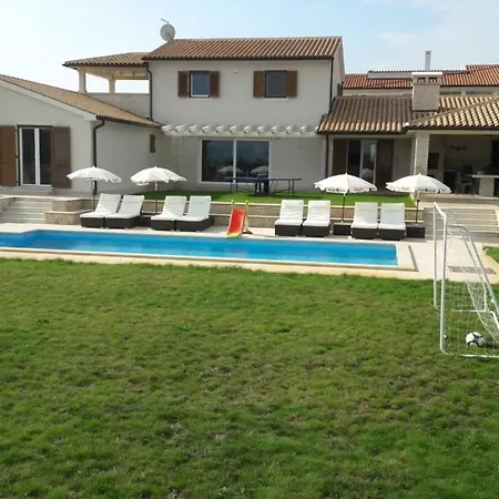 Tatil Evi Schoenes Eufemija Mit Pool *
